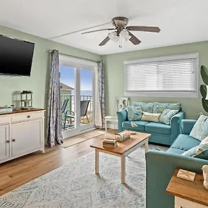 https://regency-towers-304-gulf-front-sunset-views-pool-hot-tub.panamacity-beachhotels.com