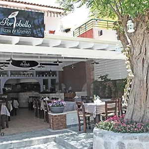 https://center-home.hotelschalkidiki.net